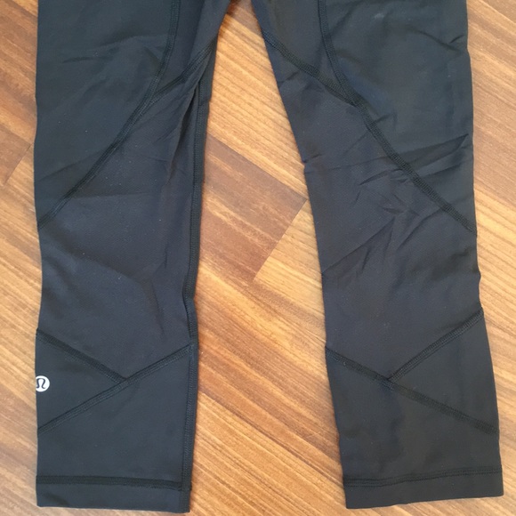 Lululemon women’s tight crop pants - Picture 7 of 7